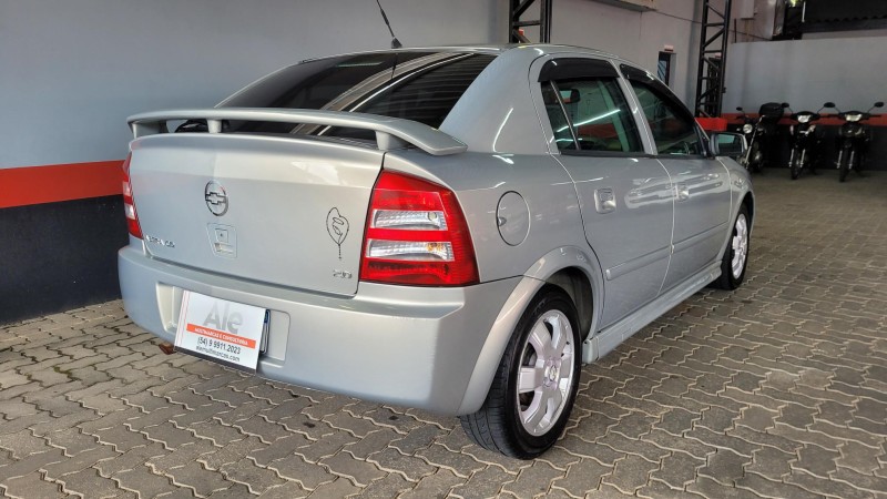 ASTRA 2.0 MPFI CD 8V GASOLINA 4P MANUAL - 2004 - GARIBALDI