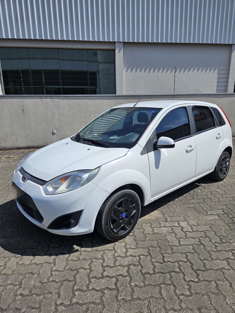 FIESTA 1.0 MPI HATCH 8V FLEX 4P MANUAL - 2014 - FARROUPILHA