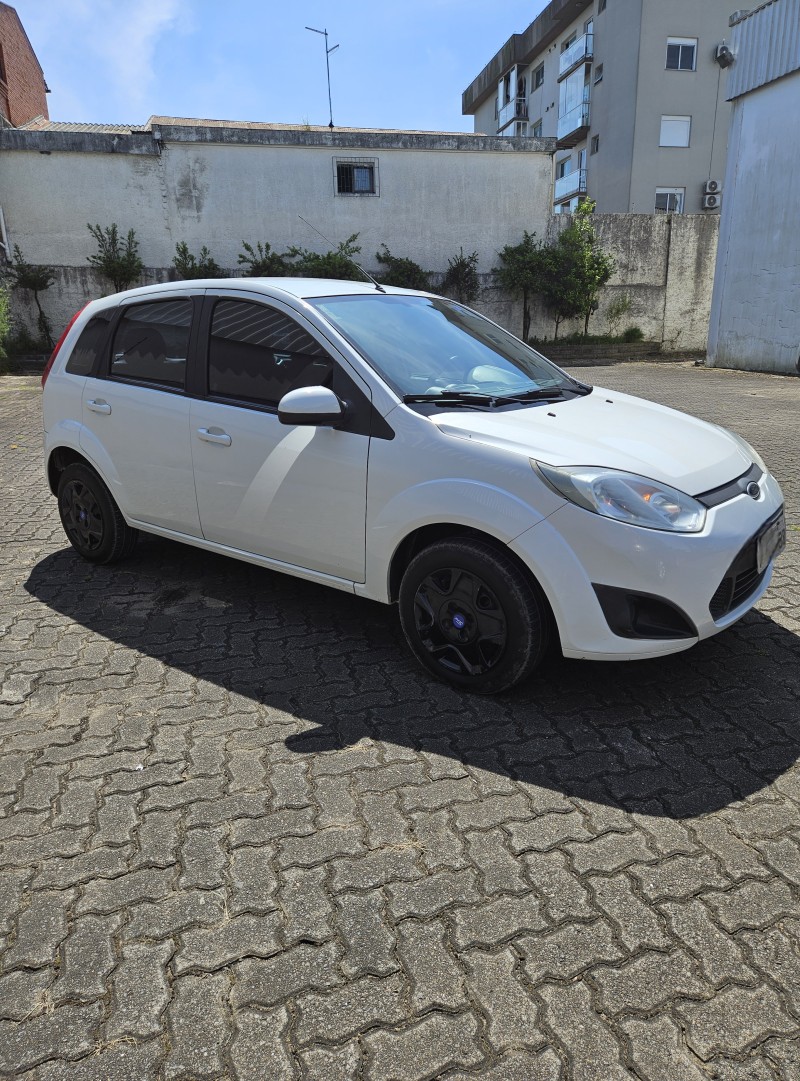 FIESTA 1.0 MPI HATCH 8V FLEX 4P MANUAL - 2014 - FARROUPILHA