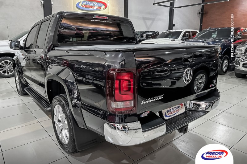 AMAROK 3.0 V6 TDI HIGHLINE CD DIESEL 4MOTION AUTOMÁTICO - 2023 - SARANDI