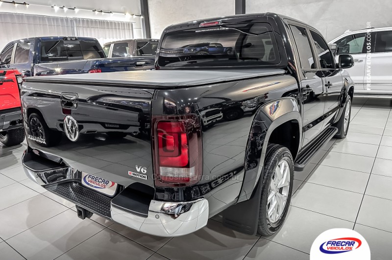 AMAROK 3.0 V6 TDI HIGHLINE CD DIESEL 4MOTION AUTOMÁTICO - 2023 - SARANDI