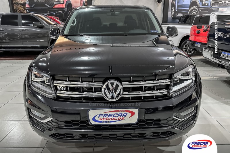 AMAROK 3.0 V6 TDI HIGHLINE CD DIESEL 4MOTION AUTOMÁTICO - 2023 - SARANDI