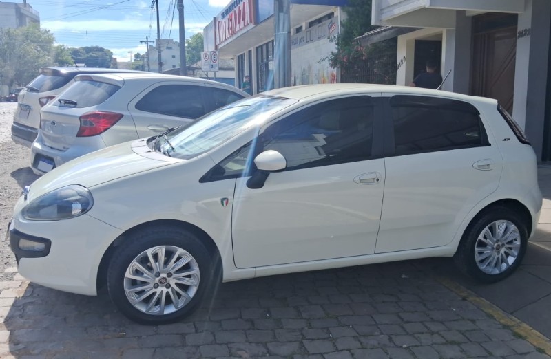 PUNTO 1.6 ESSENCE 16V FLEX 4P MANUAL - 2016 - FLORES DA CUNHA