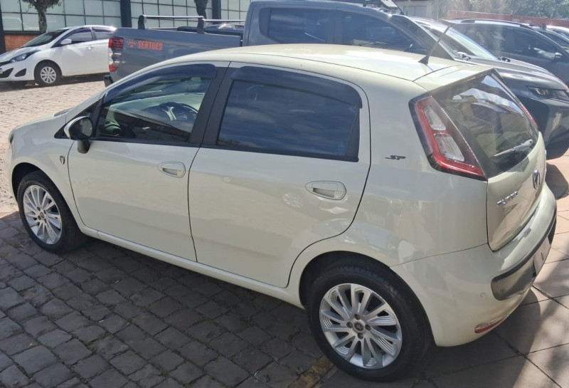 PUNTO 1.6 ESSENCE 16V FLEX 4P MANUAL - 2016 - FLORES DA CUNHA