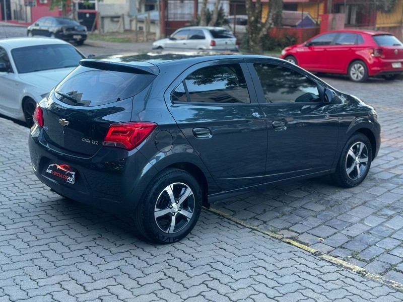 ONIX 1.4 MPFI LTZ 8V FLEX 4P MANUAL - 2017 - CAXIAS DO SUL