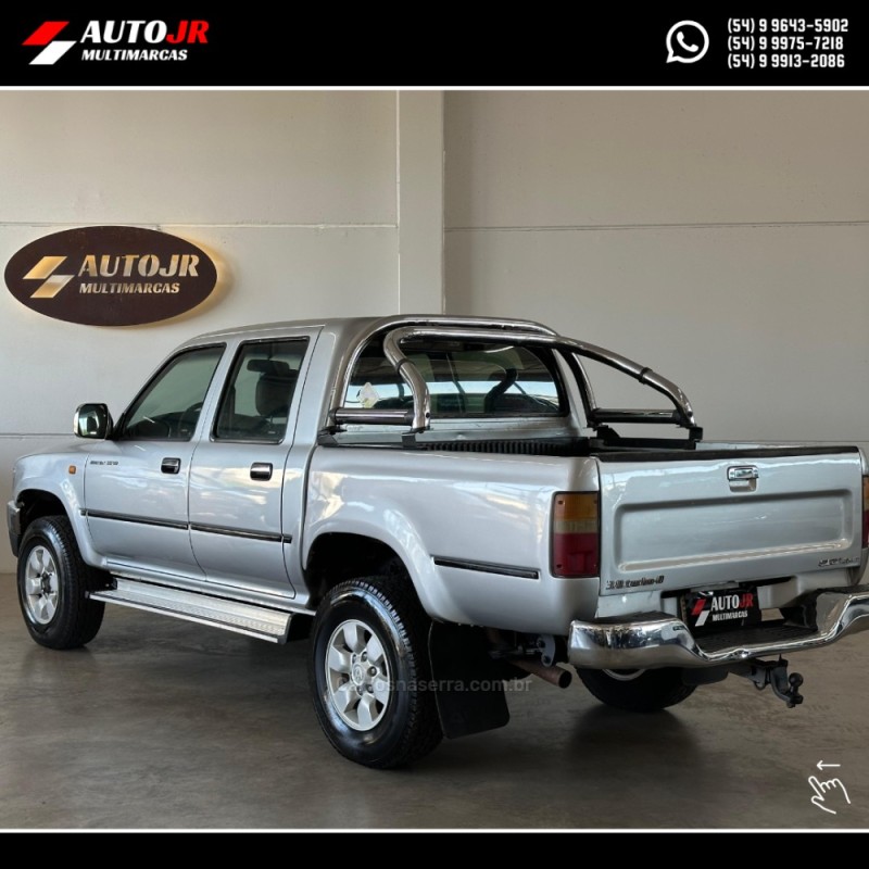 HILUX 3.0 SRV 4X4 CD 16V TURBO INTERCOOLER DIESEL 4P MANUAL - 2002 - VACARIA