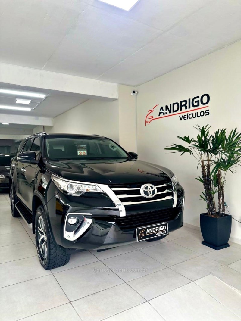 HILUX SW4 2.8 SRX 4X4 7 LUGARES 16V TURBO INTERCOOLER DIESEL 4P AUTOMÁTICO - 2020 - CAXIAS DO SUL