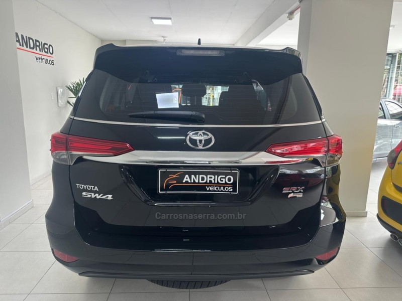 HILUX SW4 2.8 SRX 4X4 7 LUGARES 16V TURBO INTERCOOLER DIESEL 4P AUTOMÁTICO - 2020 - CAXIAS DO SUL