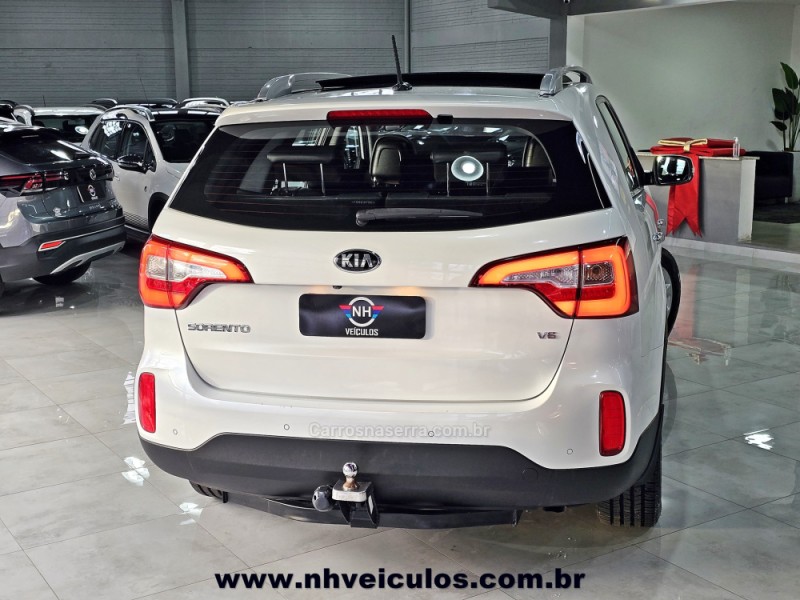 SORENTO 3.5 SORENTO V6 24V 4X2 7 LUGARES AUTOMÁTICO - 2015 - NOVO HAMBURGO