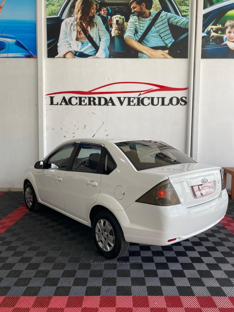 FIESTA 1.6 SE SEDAN 16V FLEX 4P MANUAL - 2012 - TAQUARA