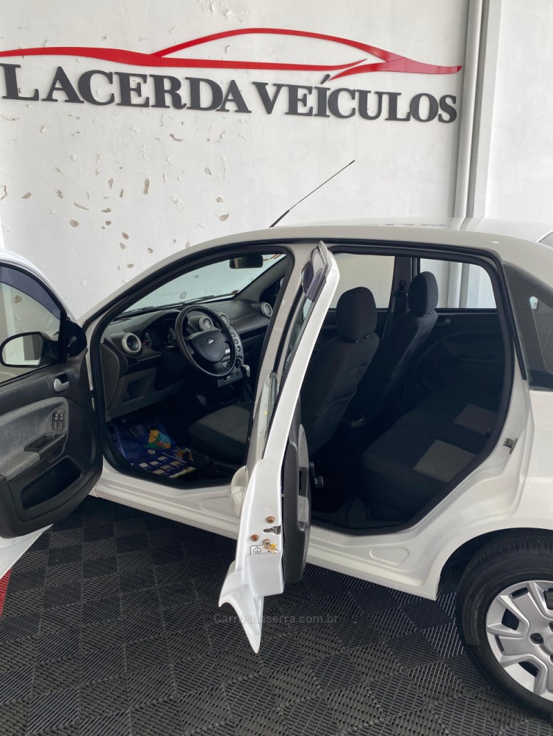 FIESTA 1.6 SE SEDAN 16V FLEX 4P MANUAL - 2012 - TAQUARA