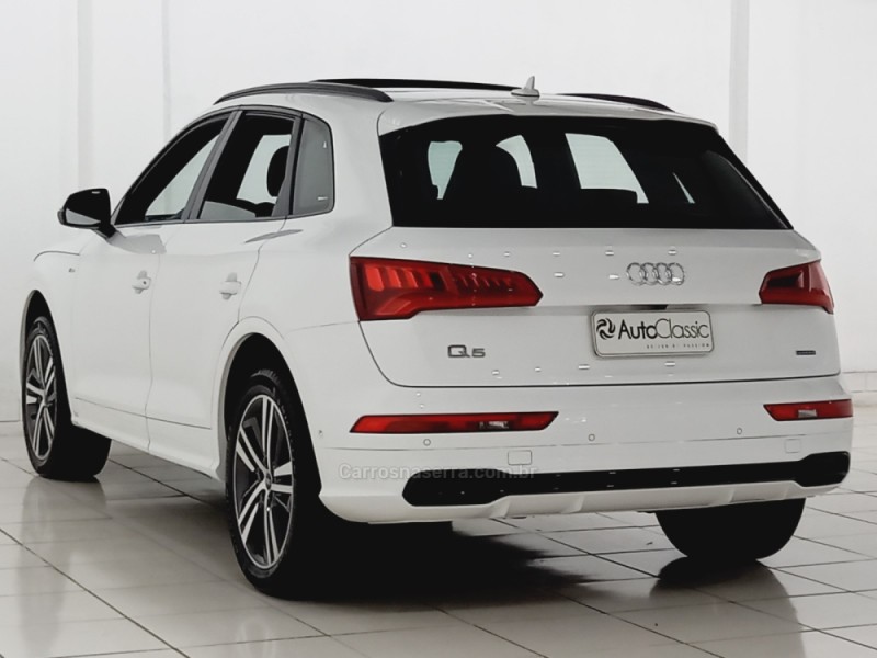 Q5 2.0 TFSI S LINE BLACK QUATTRO S TRONIC GASOLINA 4P - 2020 - PORTO ALEGRE