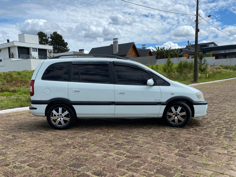 ZAFIRA 2.0 MPFI ELITE 8V FLEX 4P AUTOMÁTICO - 2010 - LAJEADO