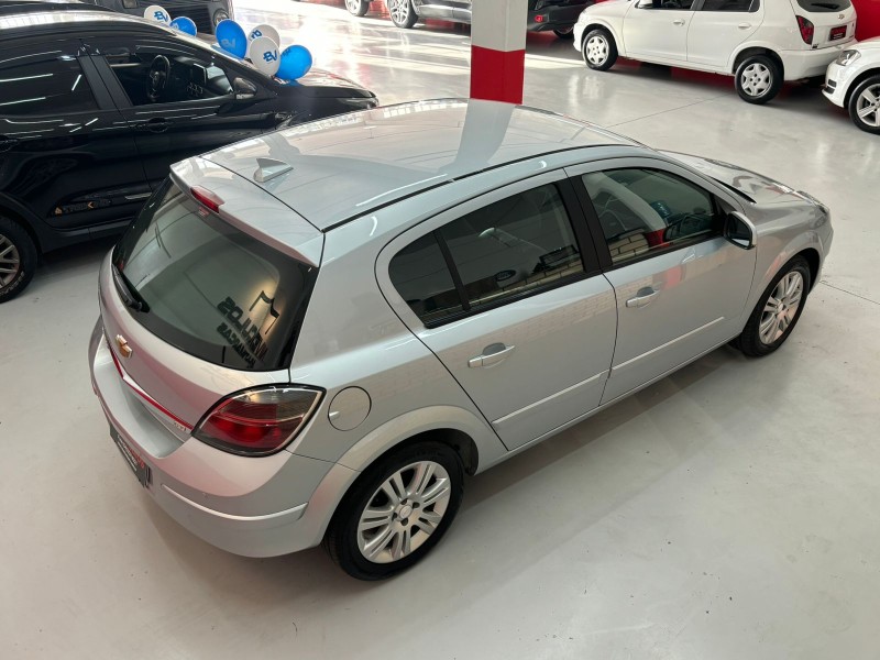 VECTRA 2.0 MPFI GT HATCH 8V FLEX 4P MANUAL - 2011 - CAXIAS DO SUL