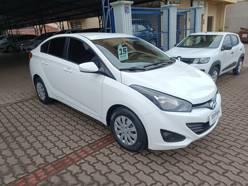 HB20S 1.6 COMFORT PLUS 16V FLEX 4P MANUAL - 2015 - BOM PRINCíPIO