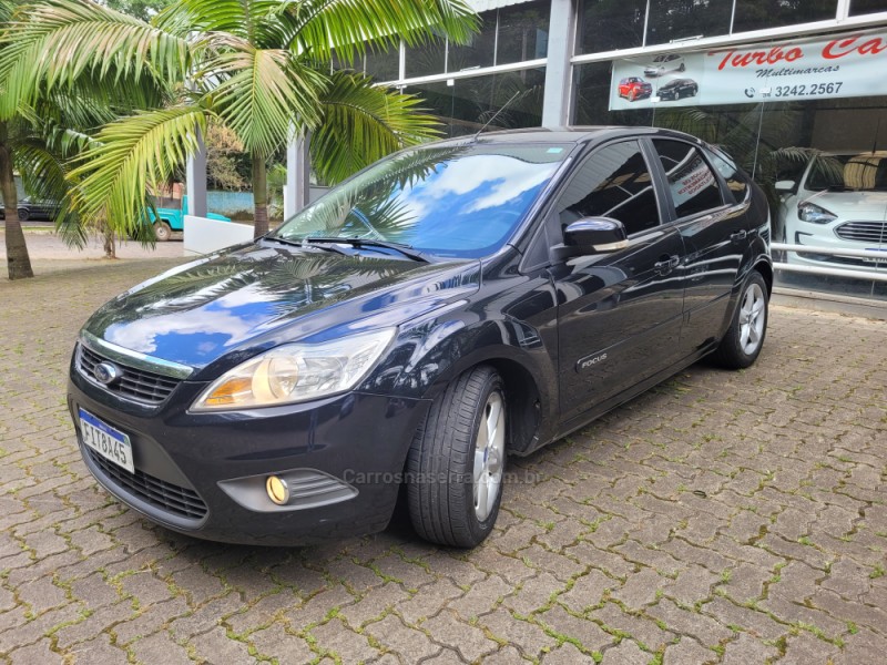 FOCUS 1.6 GLX 16V FLEX 4P MANUAL - 2013 - NOVA PRATA