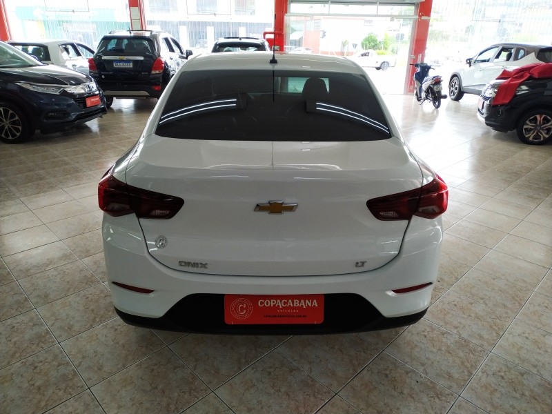 ONIX 1.0 SEDAN PLUS LT 12V FLEX 4P MANUAL - 2023 - CAXIAS DO SUL