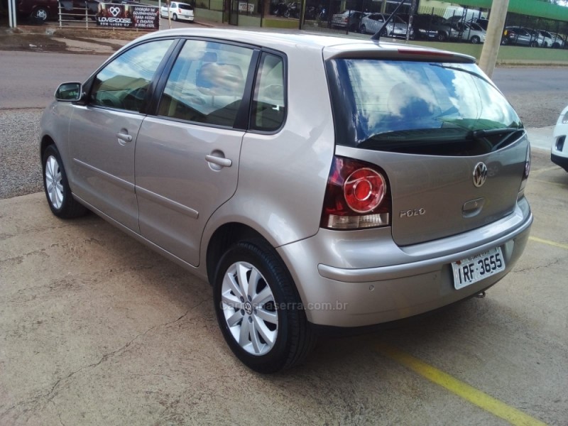 POLO 1.6 MI 8V E-FLEX 4P MANUAL - 2011 - ARROIO DO MEIO