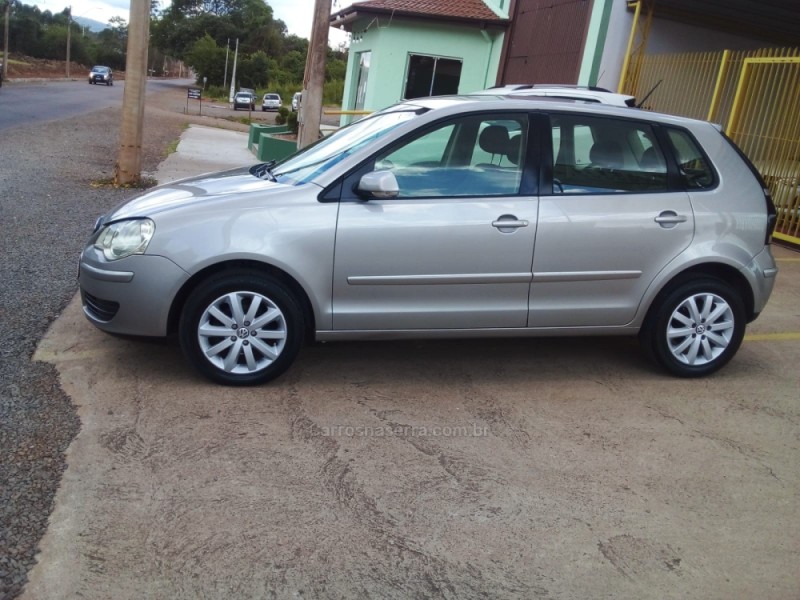 POLO 1.6 MI 8V E-FLEX 4P MANUAL - 2011 - ARROIO DO MEIO