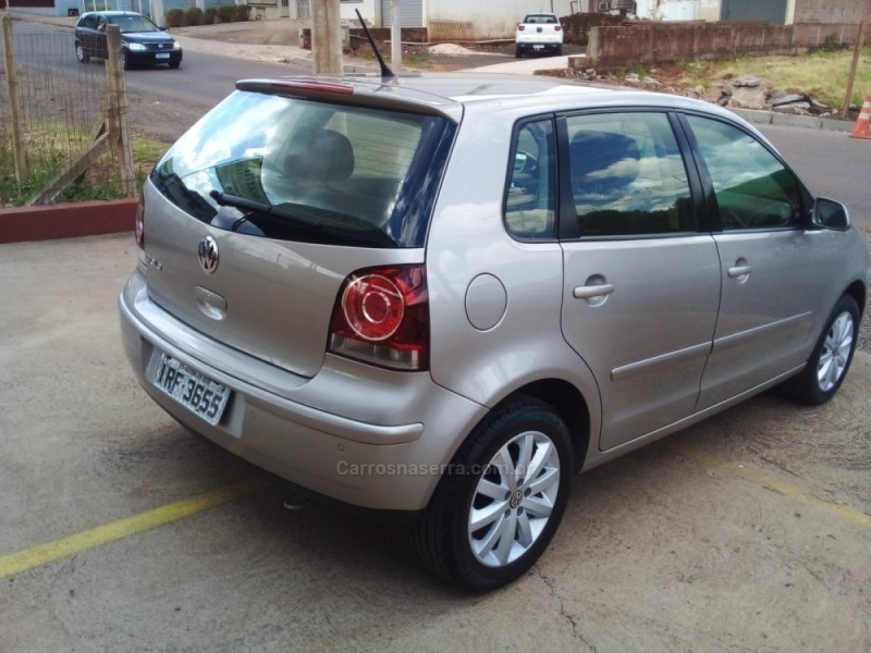 POLO 1.6 MI 8V E-FLEX 4P MANUAL - 2011 - ARROIO DO MEIO