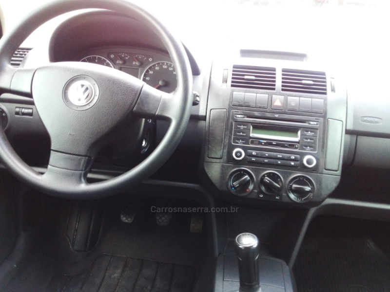 POLO 1.6 MI 8V E-FLEX 4P MANUAL - 2011 - ARROIO DO MEIO