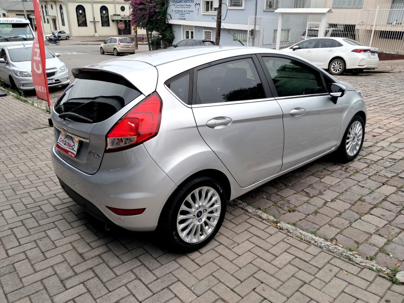 FIESTA 1.6 TITANIUM HATCH 16V FLEX 4P AUTOMÁTICO - 2015 - CAXIAS DO SUL