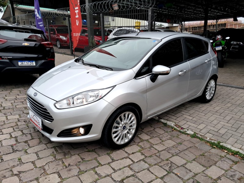 fiesta 1.6 titanium hatch 16v flex 4p automatico 2015 caxias do sul