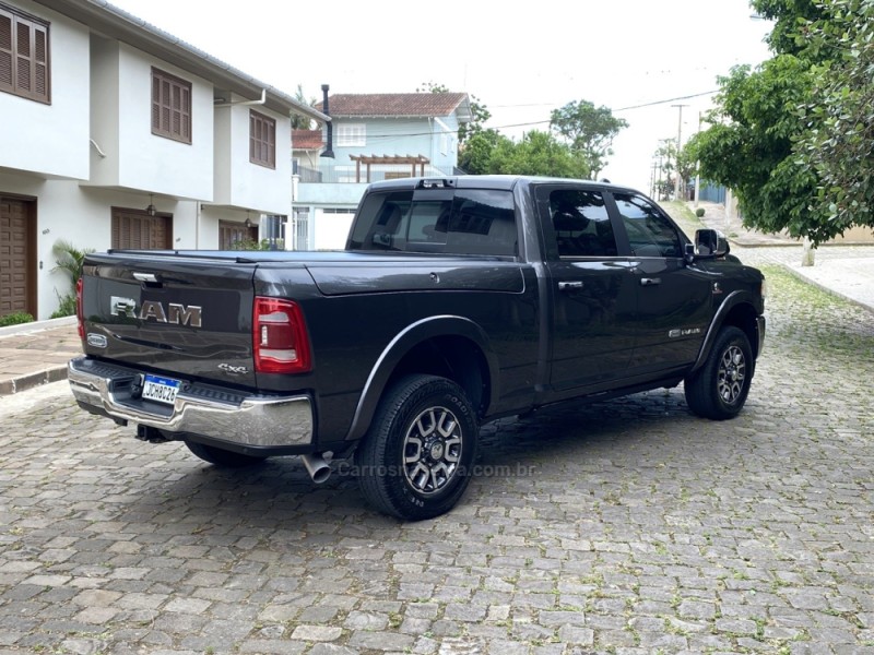 3500 LARAMIE 6.7 LONGHORN CD 4X4 TURBO DIESEL 4P AUTOMÁTICA - 2022 - BENTO GONçALVES