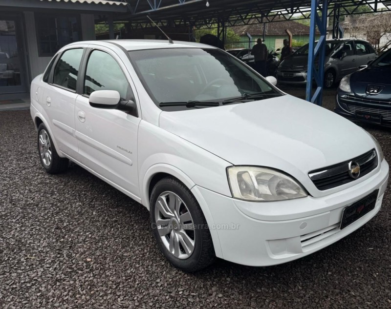 CORSA 1.4 MPFI PREMIUM SEDAN 8V FLEX 4P MANUAL - 2011 - IGREJINHA