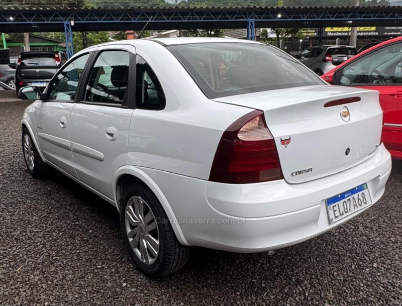 CORSA 1.4 MPFI PREMIUM SEDAN 8V FLEX 4P MANUAL - 2011 - IGREJINHA