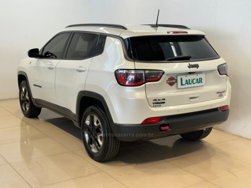 COMPASS 2.0 16V DIESEL TRAILHAWK 4X4 AUTOMÁTICO - 2018 - CASCA