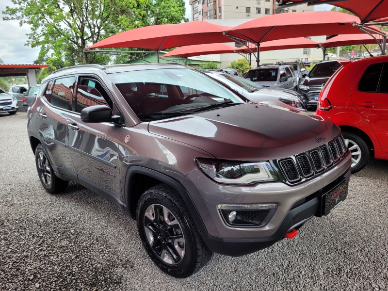 COMPASS 2.0 16V DIESEL TRAILHAWK 4X4 AUTOMÁTICO - 2018 - CARLOS BARBOSA