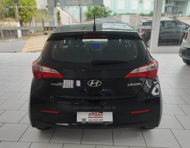 HB20 1.6 COMFORT PLUS 16V FLEX 4P MANUAL - 2015 - GARIBALDI