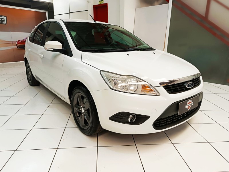 FOCUS 1.6 GLX 16V FLEX 4P MANUAL - 2013 - NOVO HAMBURGO