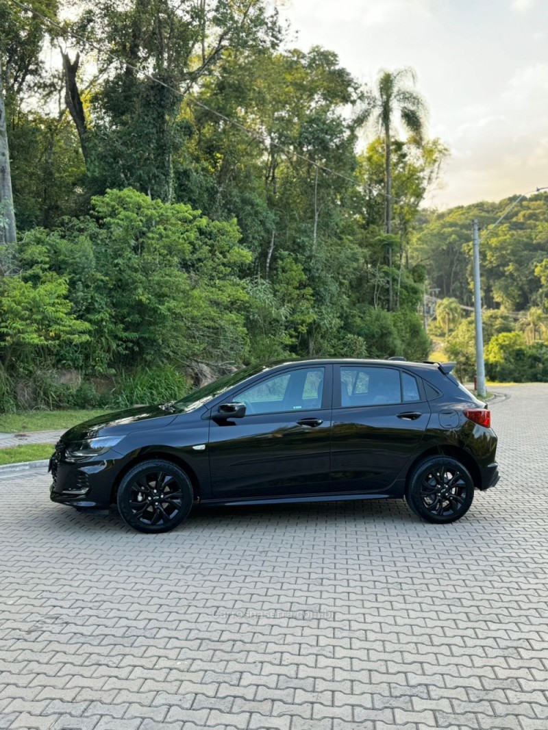 ONIX 1.0 TURBO FLEX RS 4P AUTOMÁTICO - 2024 - IVOTI