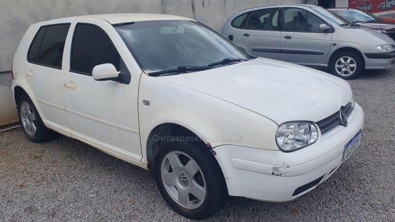 GOLF 2.0 MI 8V GASOLINA 4P MANUAL - 2001 - CAXIAS DO SUL