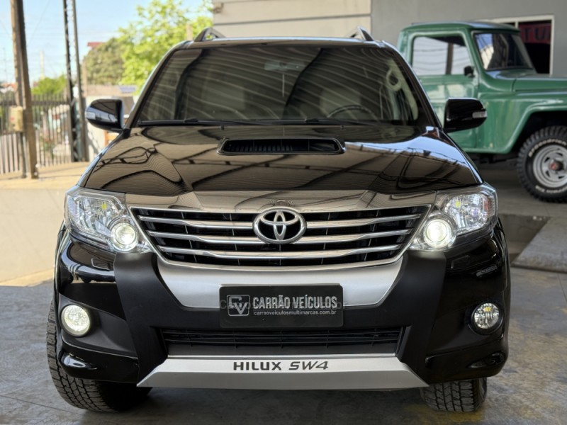 HILUX SW4 3.0 SRV 4X4 7 LUGARES 16V TURBO INTERCOOLER DIESEL 4P AUTOMÁTICO - 2013 - PAROBé