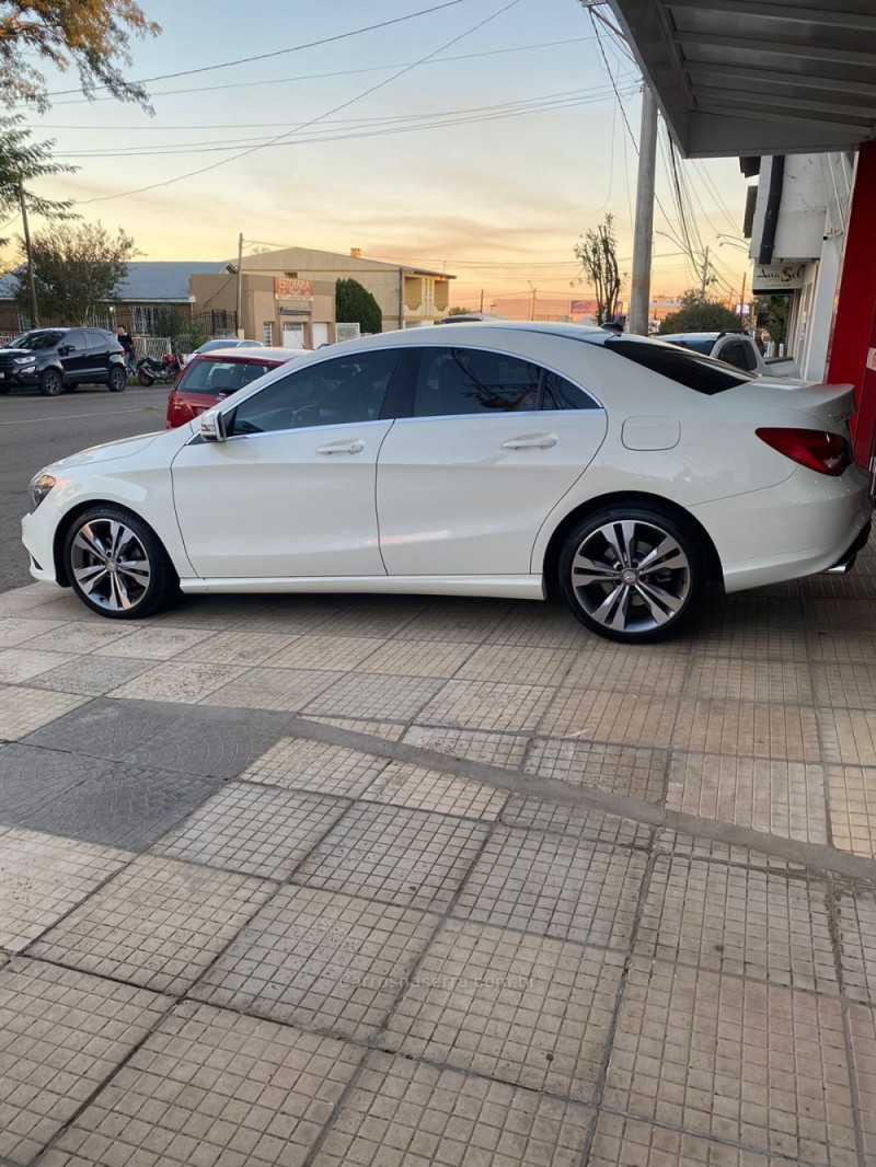 CLA 200 1.6 URBAN 16V GASOLINA 4P AUTOMÁTICO - 2015 - SOLEDADE