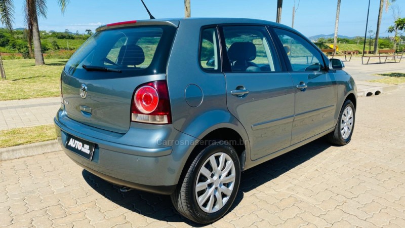 POLO 1.6 MI 8V FLEX 4P MANUAL - 2011 - DOIS IRMãOS