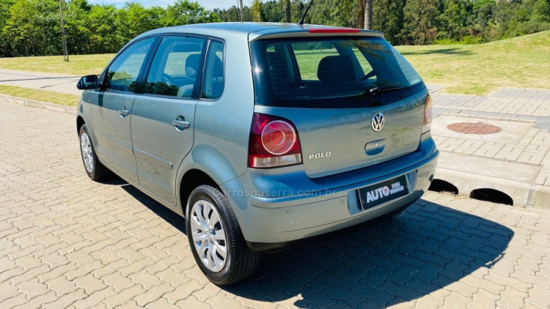 POLO 1.6 MI 8V FLEX 4P MANUAL - 2011 - DOIS IRMãOS