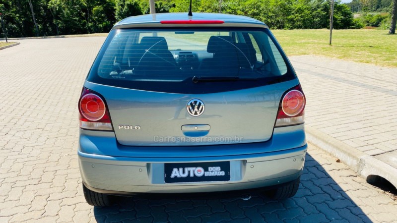 POLO 1.6 MI 8V FLEX 4P MANUAL - 2011 - DOIS IRMãOS