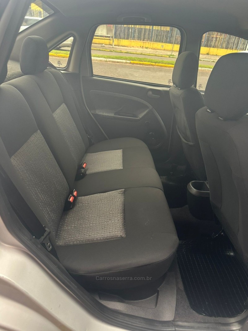 FIESTA 1.6 ROCAM SEDAN 8V FLEX 4P MANUAL - 2013 - PAROBé