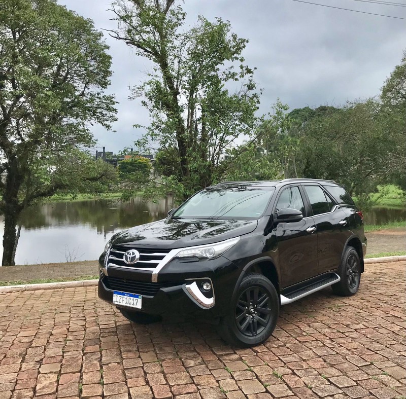 hilux sw4 2.8 srx 4x4 7 lugares 16v turbo intercooler diesel 4p automatico 2019 lajeado