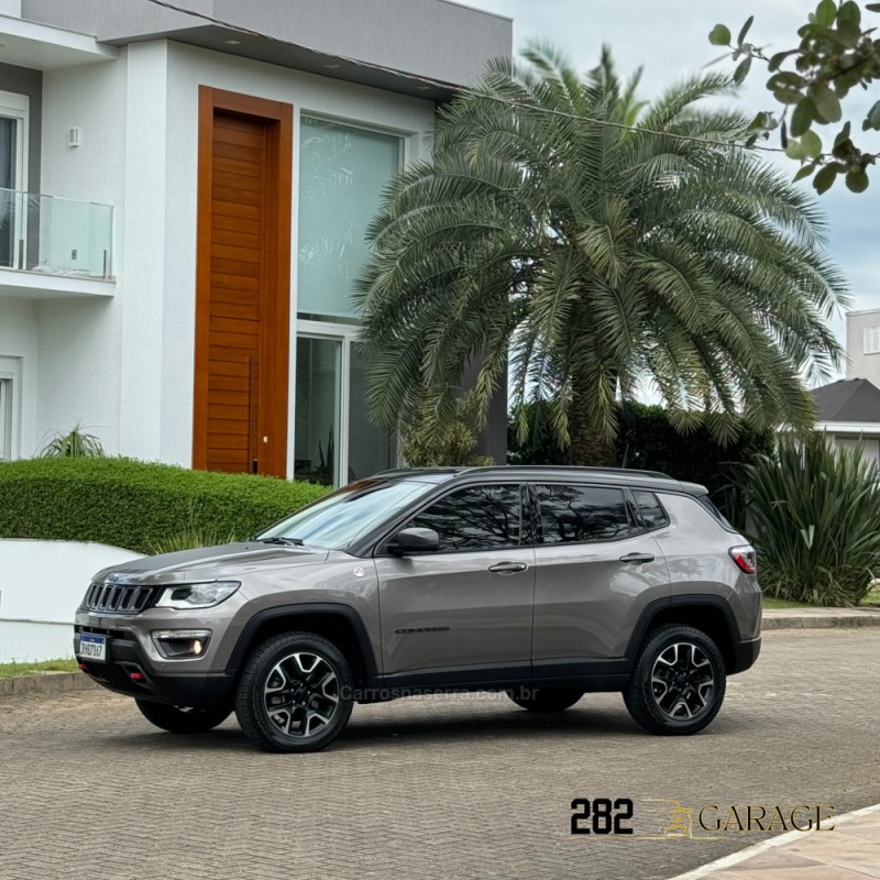 COMPASS 2.0 16V DIESEL TRAILHAWK 4X4 AUTOMÁTICO - 2021 - FARROUPILHA