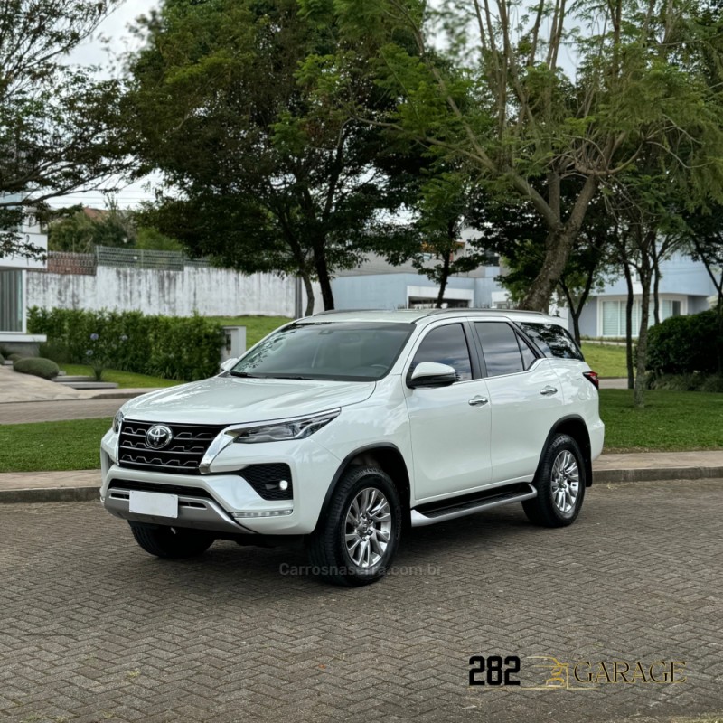 HILUX SW4 2.8 SRX 4X4 7 LUGARES 16V TURBO INTERCOOLER DIESEL 4P AUTOMÁTICO - 2021 - FARROUPILHA