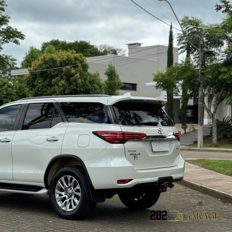 HILUX SW4 2.8 SRX 4X4 7 LUGARES 16V TURBO INTERCOOLER DIESEL 4P AUTOMÁTICO - 2021 - FARROUPILHA