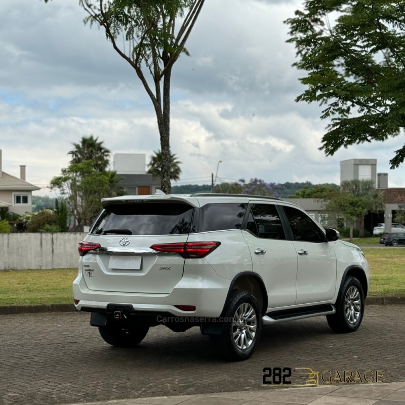 HILUX SW4 2.8 SRX 4X4 7 LUGARES 16V TURBO INTERCOOLER DIESEL 4P AUTOMÁTICO - 2021 - FARROUPILHA