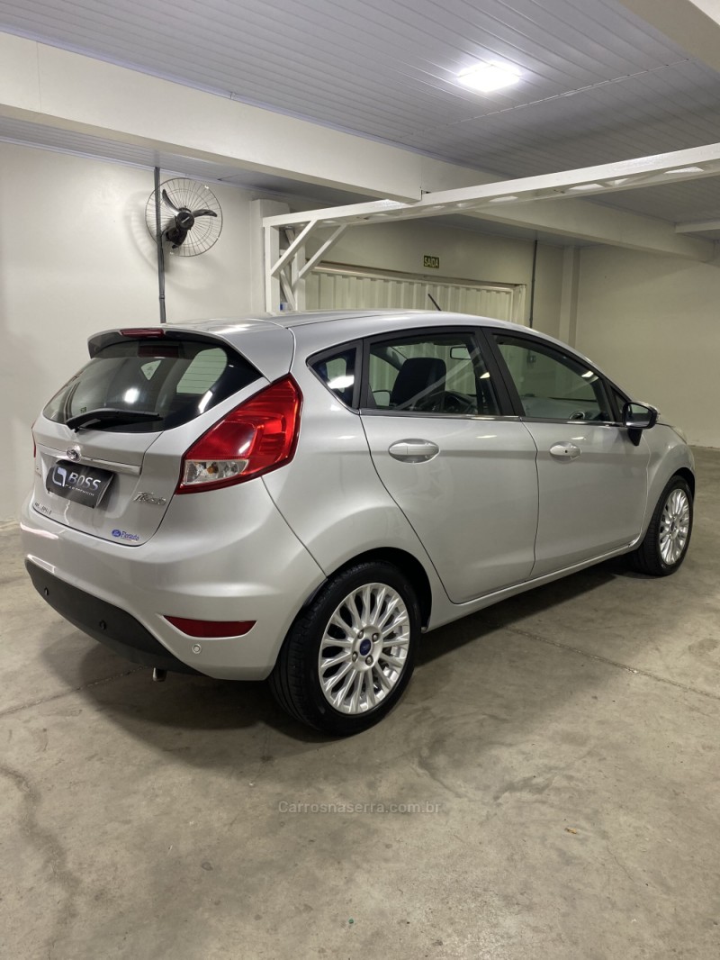 FIESTA 1.6 TITANIUM HATCH 16V FLEX 4P AUTOMÁTICO - 2016 - BENTO GONçALVES