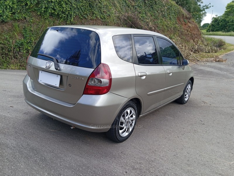 FIT 1.4 LX 8V FLEX 4P MANUAL - 2006 - CAXIAS DO SUL