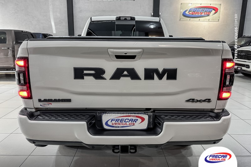 2500 LARAMIE 6.7 NIGHT ED TURBO CD 4X4 DIESEL 4P AUTOMÁTICO - 2022 - SARANDI